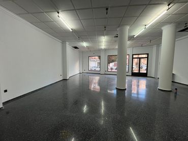 Local comercial de lloguer a Plaza de Toros - Avenida Chapí - Trinquete