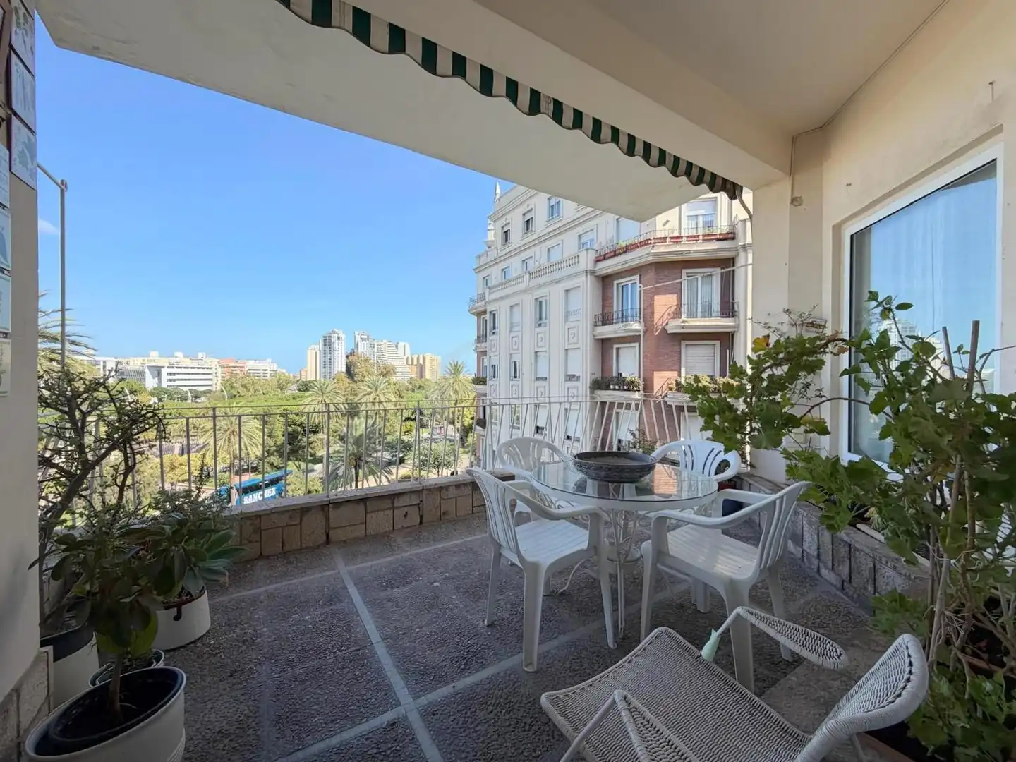 Terrasse von Wohnung zum Verkauf in Valencia mit Klimaanlage, Terrasse und Abstellraum