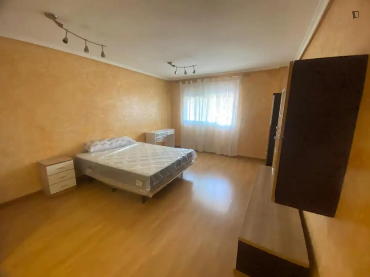 Room in Parque Lo Torrent