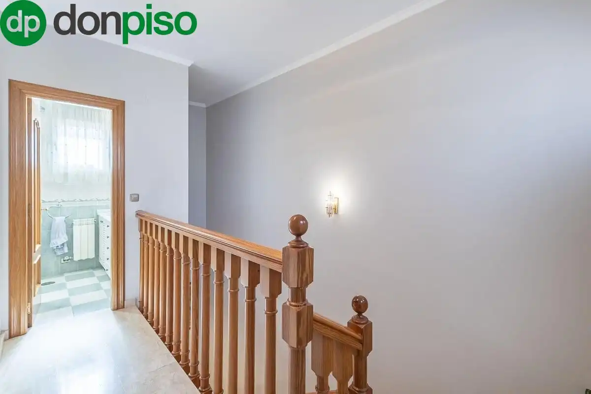 Casa adosada en venta en Granada con Calefacción, Jardín privado y Terraza