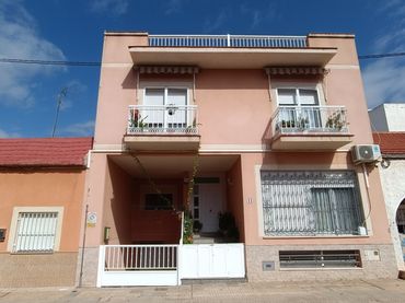 Xalet amb balcó en venda a Calle Soria