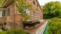 Vista exterior de Casa o xalet en venda en Majadahonda amb Calefacció i Jardí privat