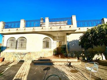 Casa amb piscina en venda a Periurbano Oeste - Sierra