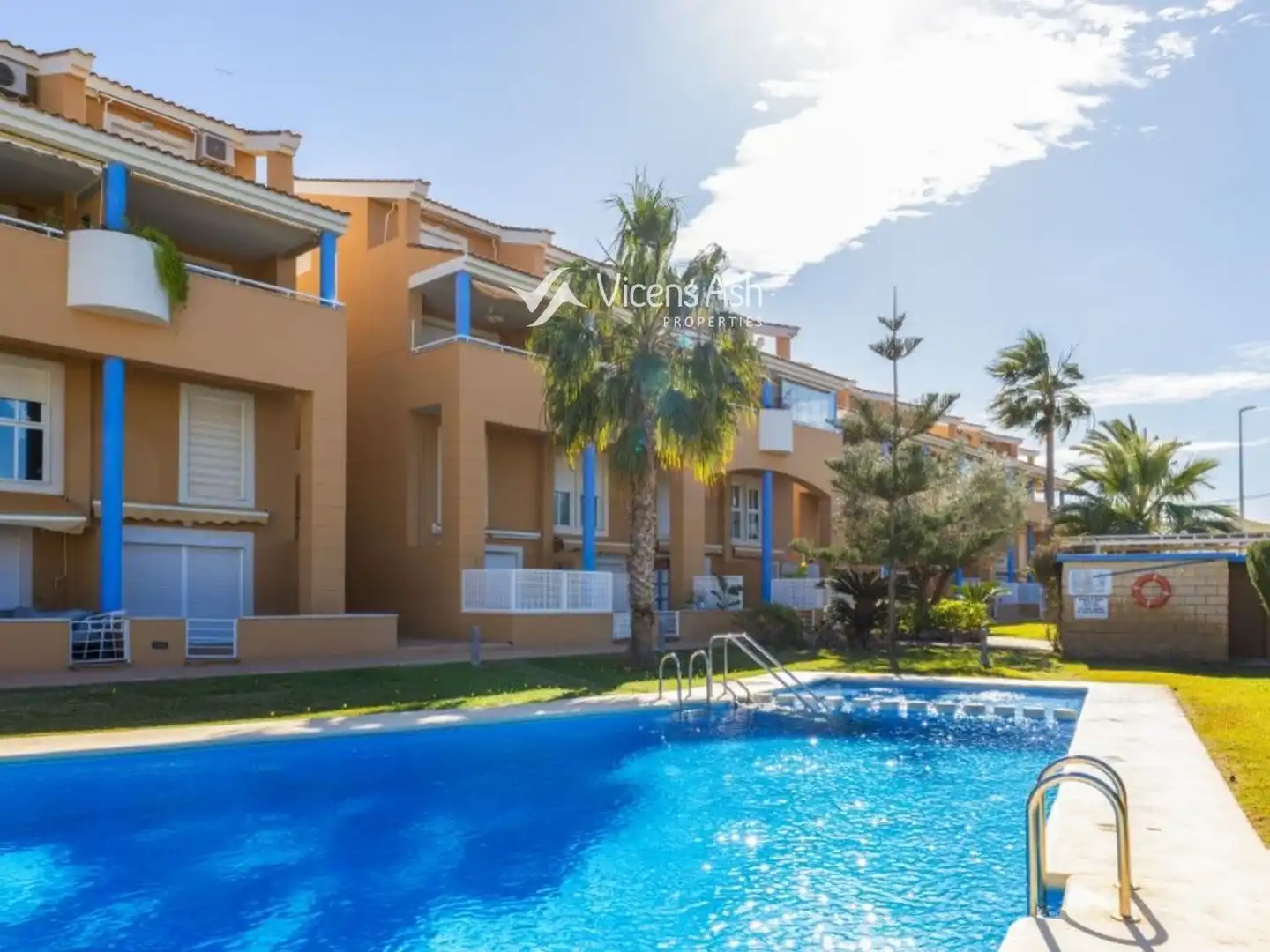 Außenansicht von Wohnung zum Verkauf in Jávea / Xàbia mit Klimaanlage, Terrasse und Schwimmbad