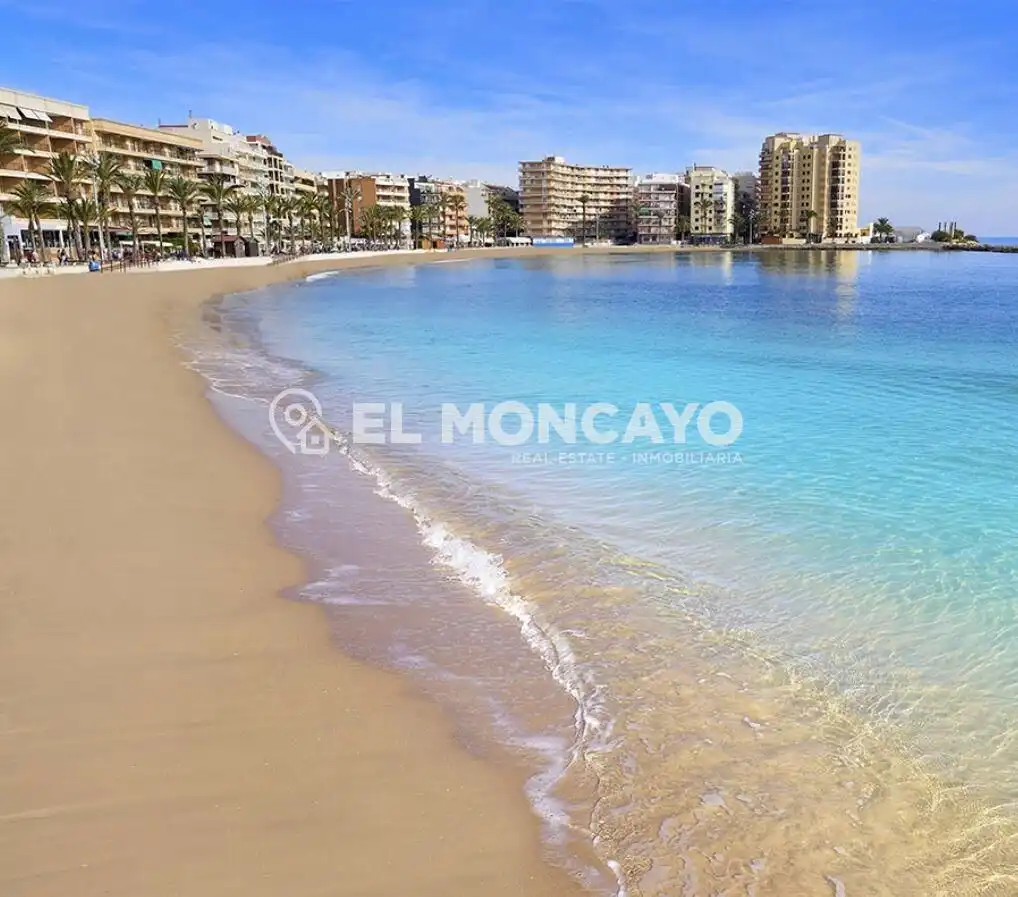Vista exterior de Apartament en venda en Orihuela amb Aire condicionat, Calefacció i Jardí privat