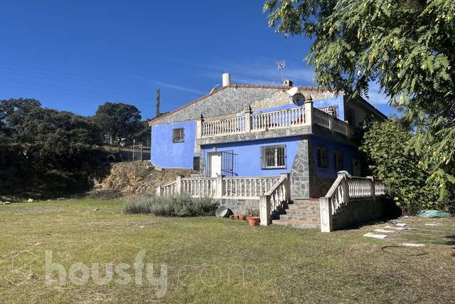 Casa-chalet en Venta en Calle Veleta, . en Guillena pueblo