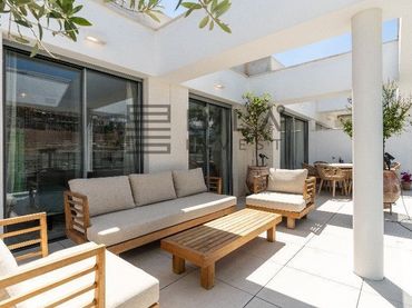 Penthouse with pool for sale in Estrella del Mar