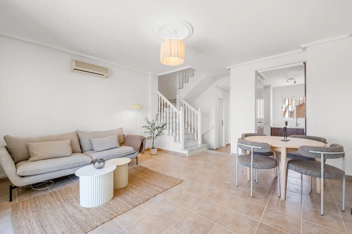 Sala de estar de Casa adosada en venta en Rojales con Aire acondicionado, Terraza y Piscina