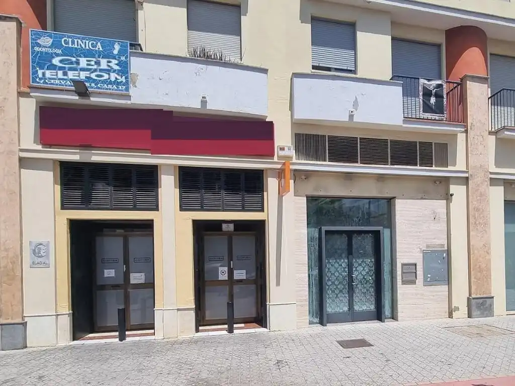 Local commercial à vendre à Calle Cervantes 8
