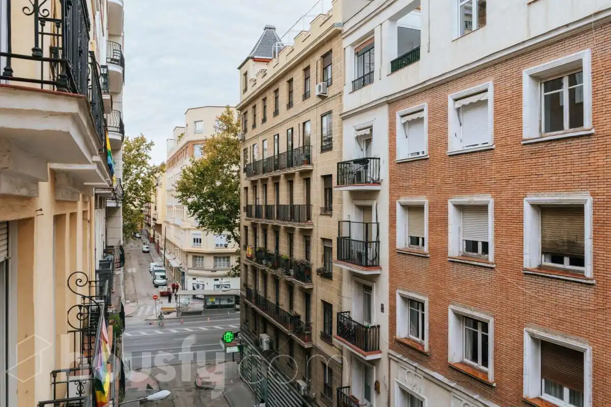 Exterior view of Flat for rent in Madrid  with Air Conditioner, Terrace and Furnished