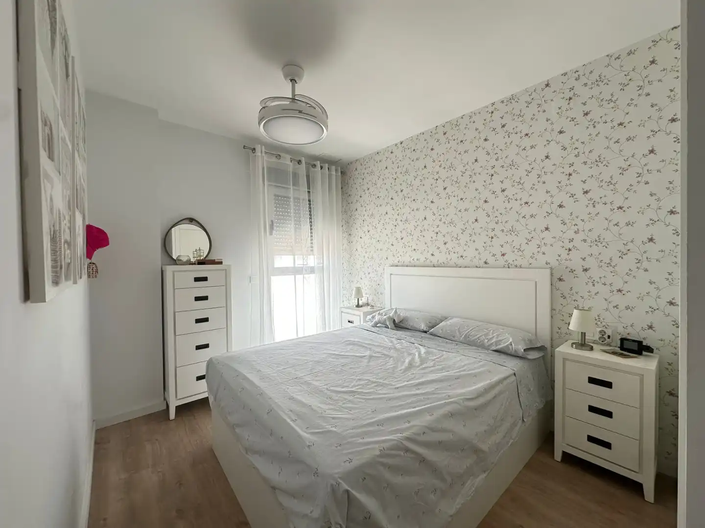 Dormitori de Apartament de lloguer en Daimús amb Moblat, Balcó i Piscina comunitària
