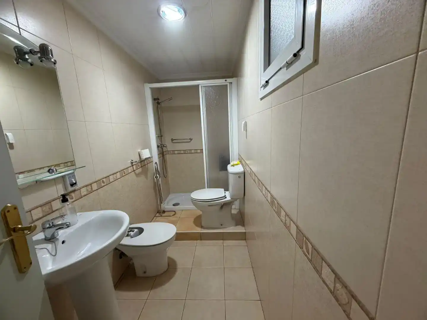 Bany de Pis de lloguer en Elche ciudad