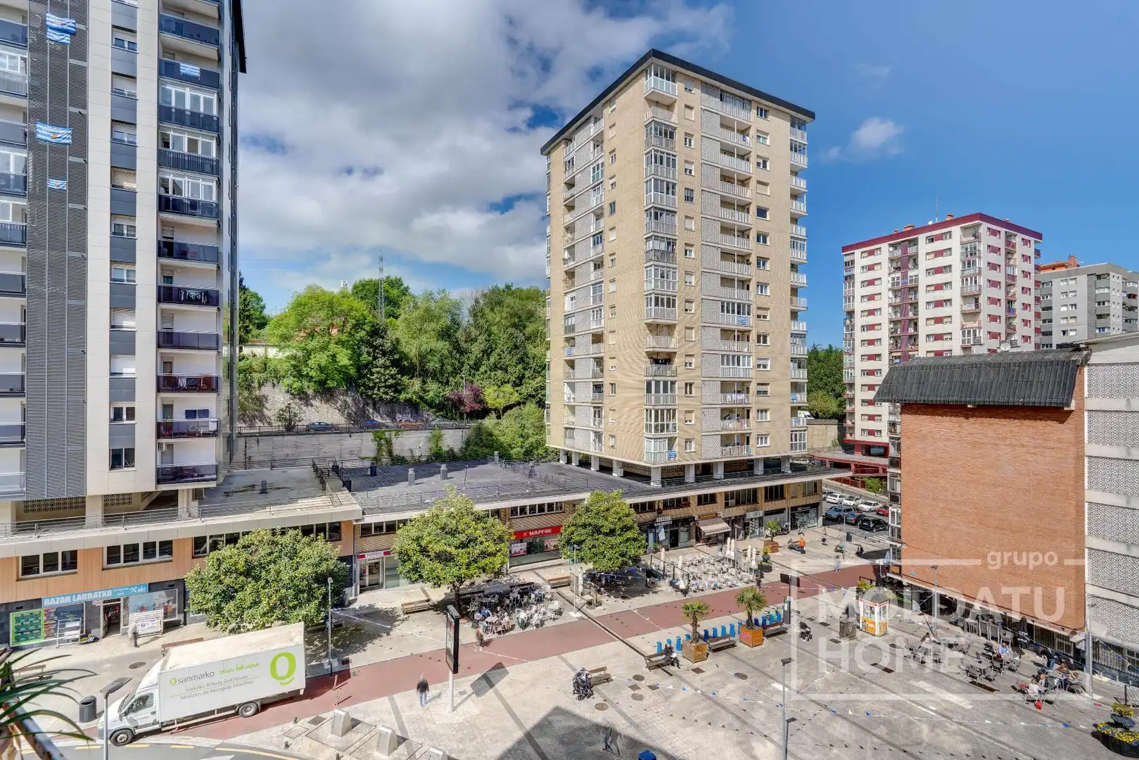 Außenansicht von Wohnung zum Verkauf in Donostia - San Sebastián  mit Heizung, Terrasse und Abstellraum