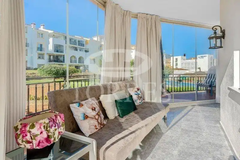 Vista exterior de Pis en venda en Torremolinos amb Aire condicionat i Piscina comunitària