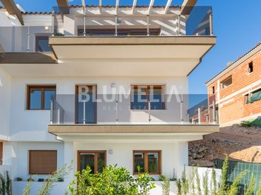 Bungalow con piscina in vendita a Avenida Bolulla