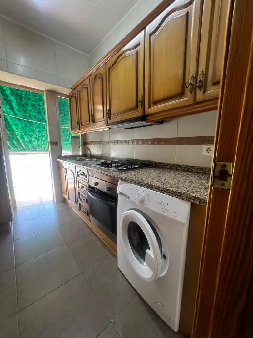 Cocina de Piso de alquiler en Granada con Amueblado y Balcón