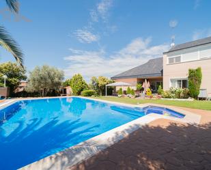 Piscina de Casa o xalet en venda en Villanueva del Pardillo amb Aire condicionat, Calefacció i Jardí privat