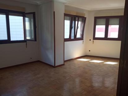 Bedroom of Flat for sale in Gijón 