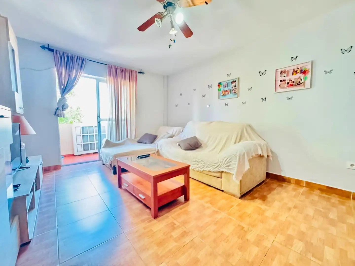 Living room of Flat for sale in Algeciras  with Terrace and Storage room