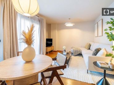 Flat with balcony to rent in Fuencarral - El Pardo