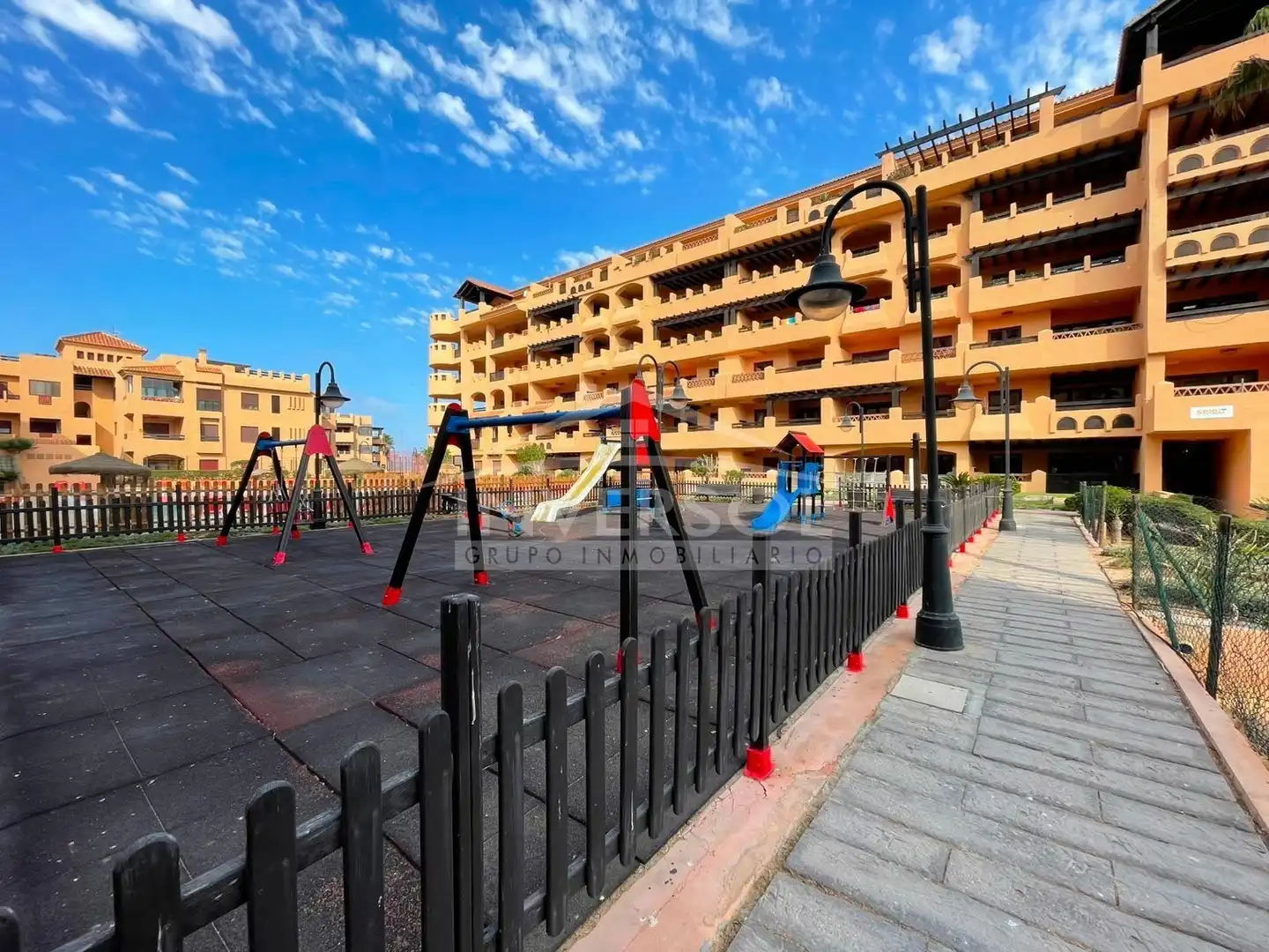 Vista exterior de Piso en venta en El Ejido con Terraza, Horno y Balcón