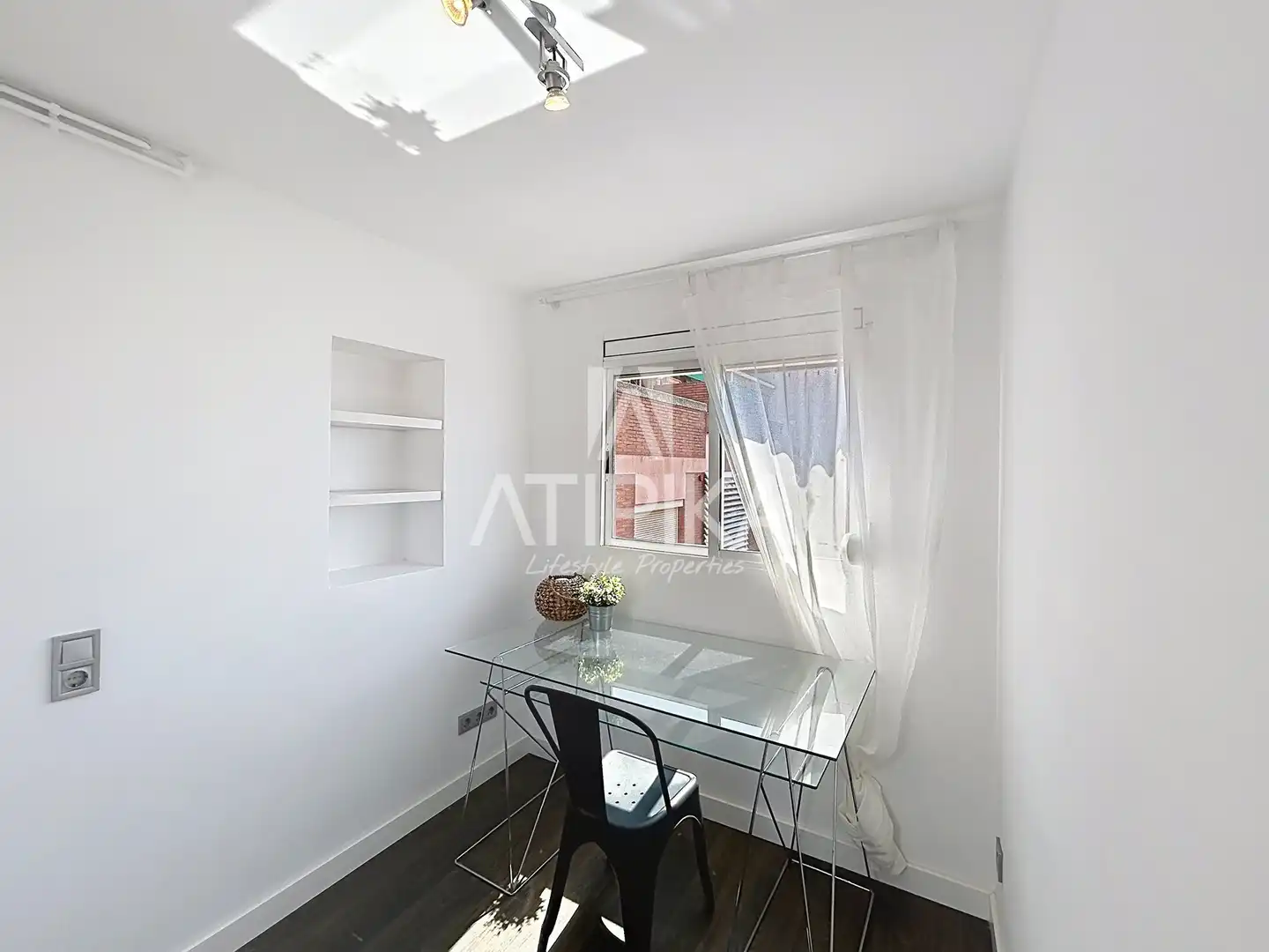 Schlafzimmer von Dachboden zur Miete in Barcelona mit Klimaanlage, Heizung und Terrasse