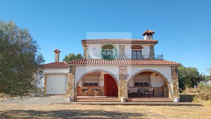 Vista exterior de Finca rústica en venda en Badajoz Capital amb Aire condicionat, Calefacció i Jardí privat