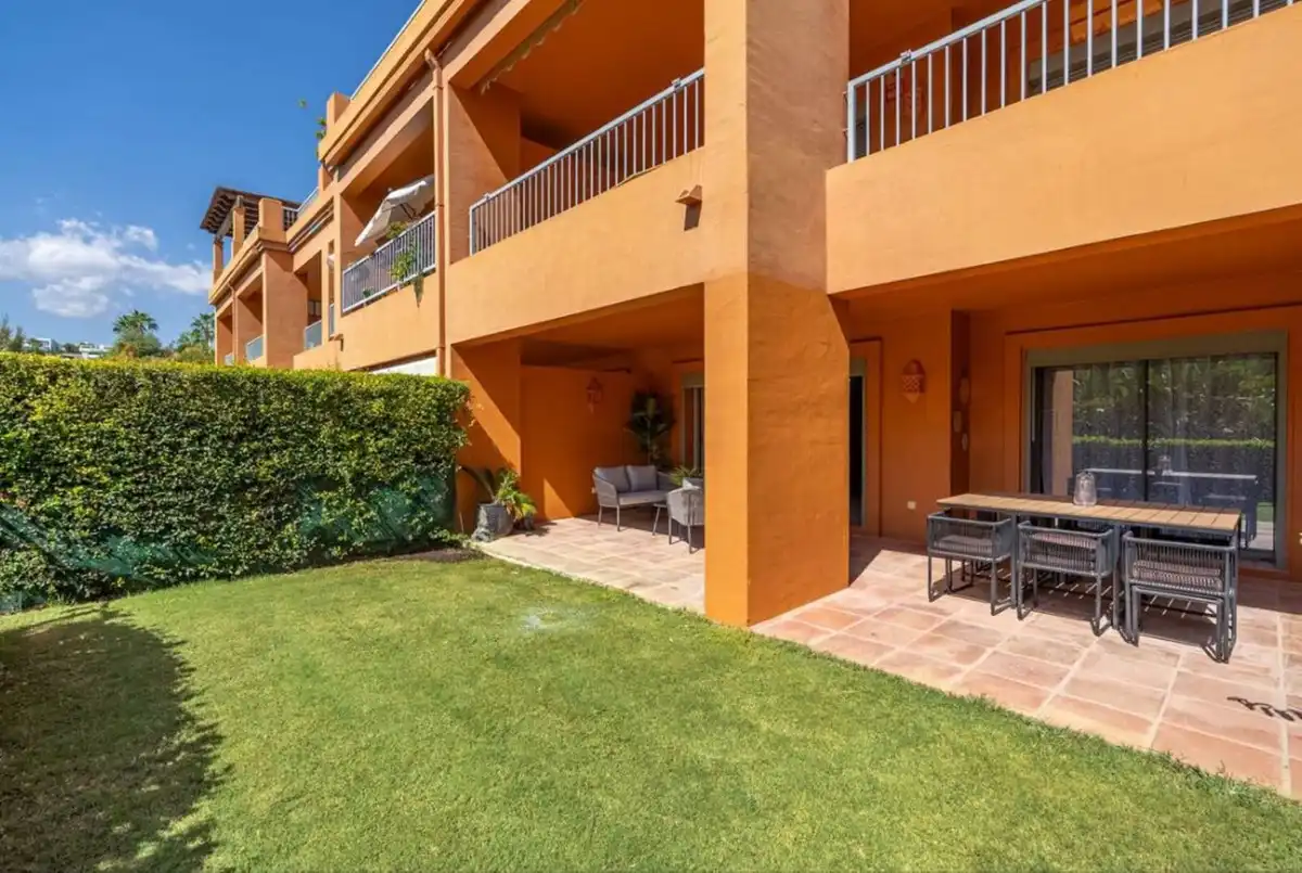 Jardín de Planta baja en venta en Estepona con Jardín privado, Trastero y Piscina comunitaria