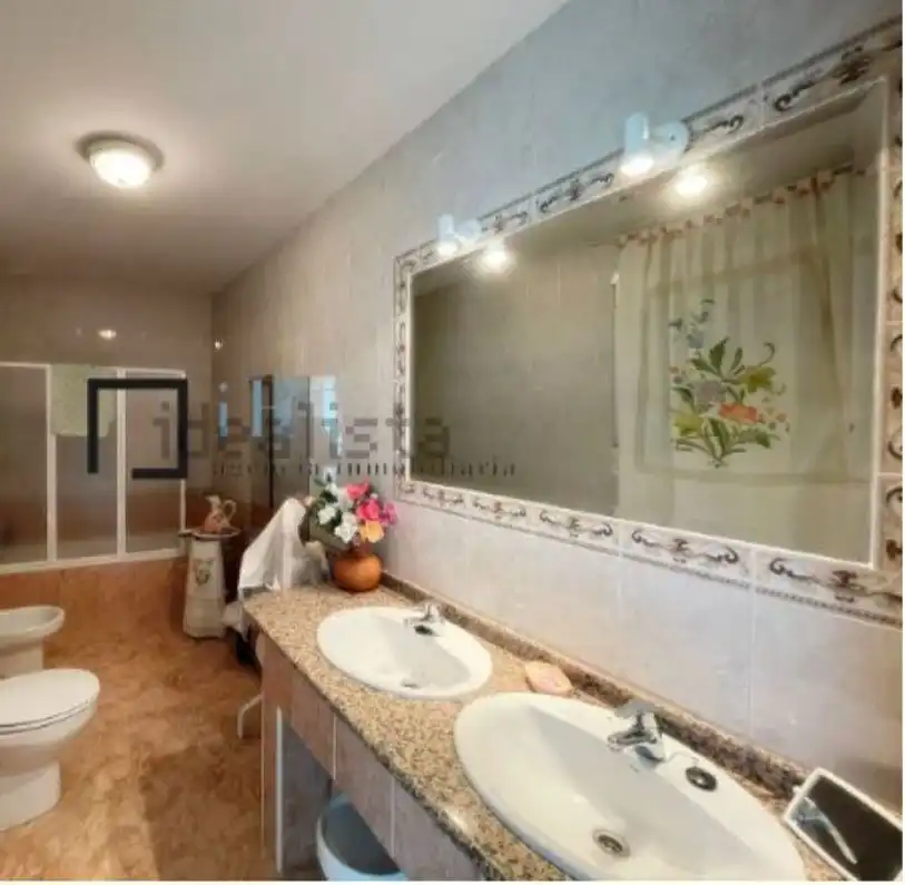 Baño de Finca rústica en venta en Los Navalucillos con Calefacción, Terraza y Trastero