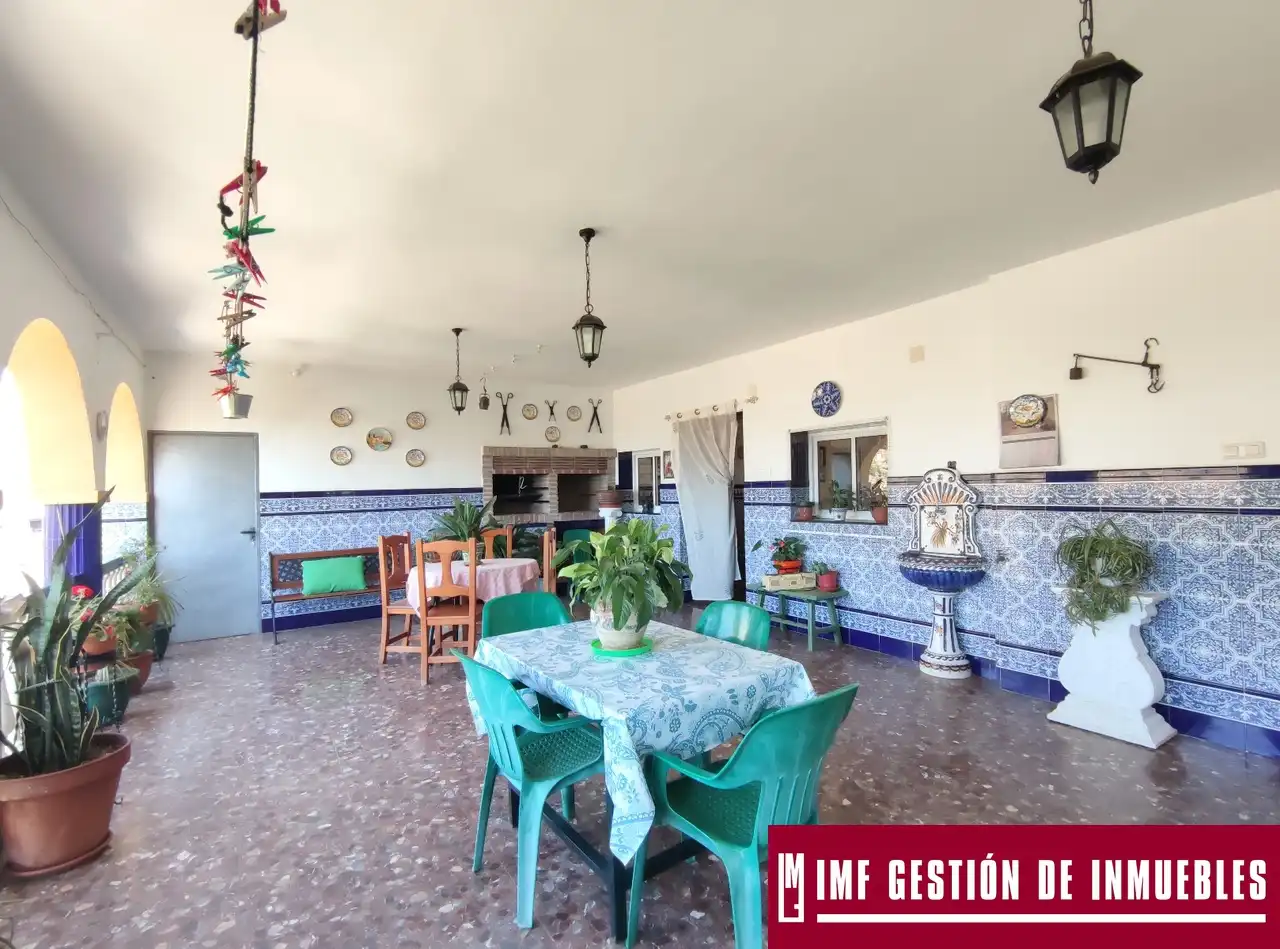 Finca rústica en venta en Canillas de Aceituno con Jardín privado, Terraza y Amueblado
