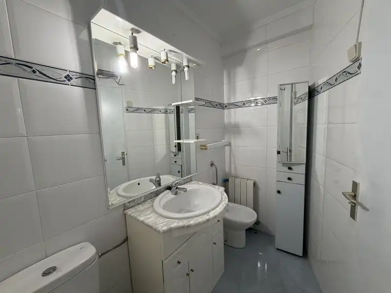 Baño de Piso en venta en Madrid con Calefacción y Terraza