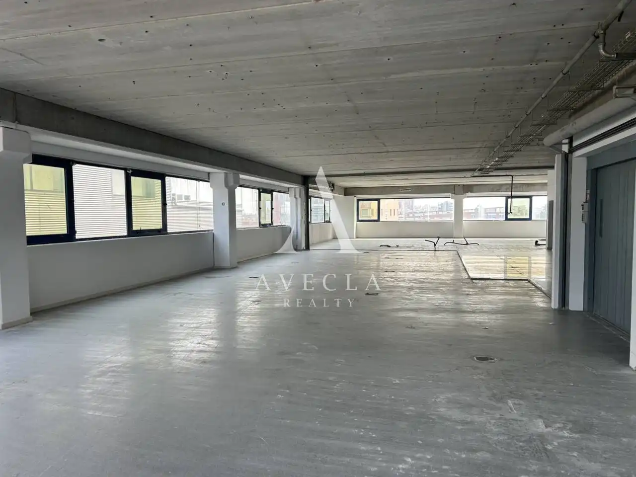 Nave industrial de alquiler en Badalona
