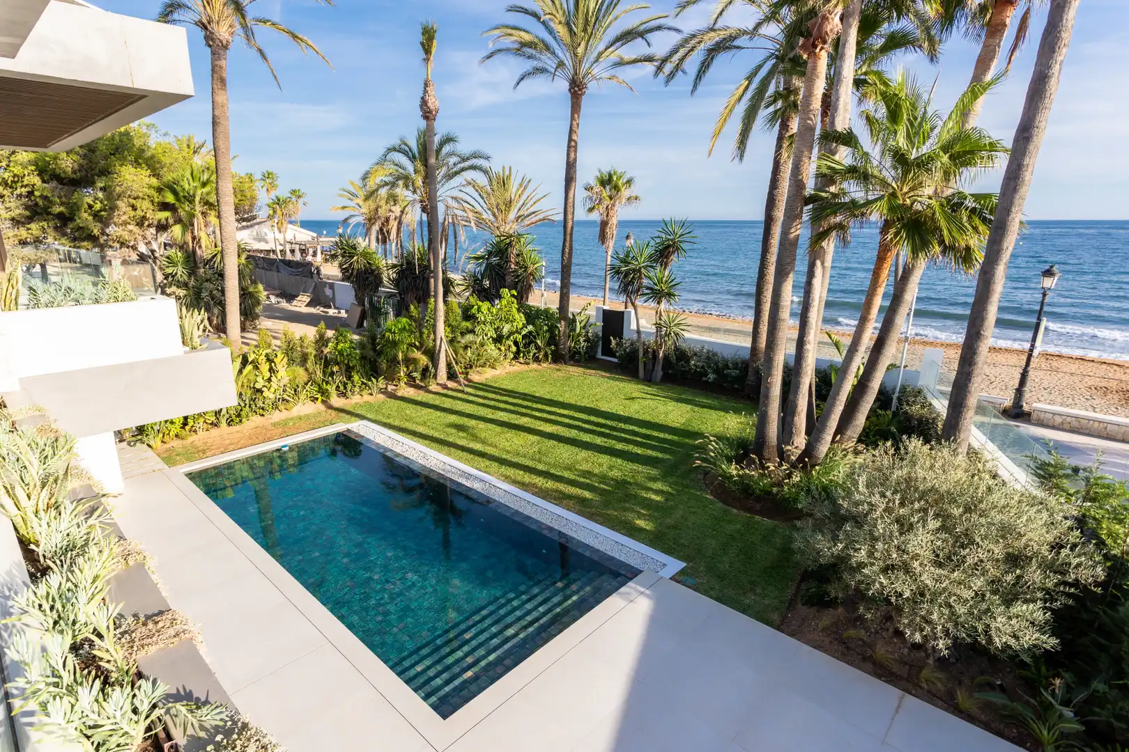 Swimming pool of Houses for sale in Marbella  with Air Conditioner, Terrace and Storage room