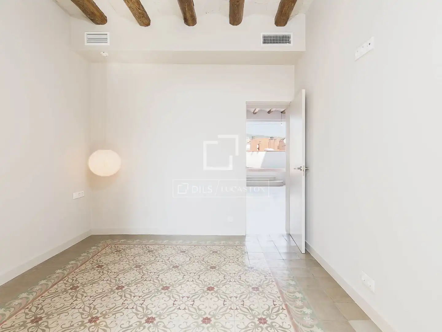 Vista exterior de Àtic en venda en Barcelona amb Aire condicionat, Calefacció i Terrassa
