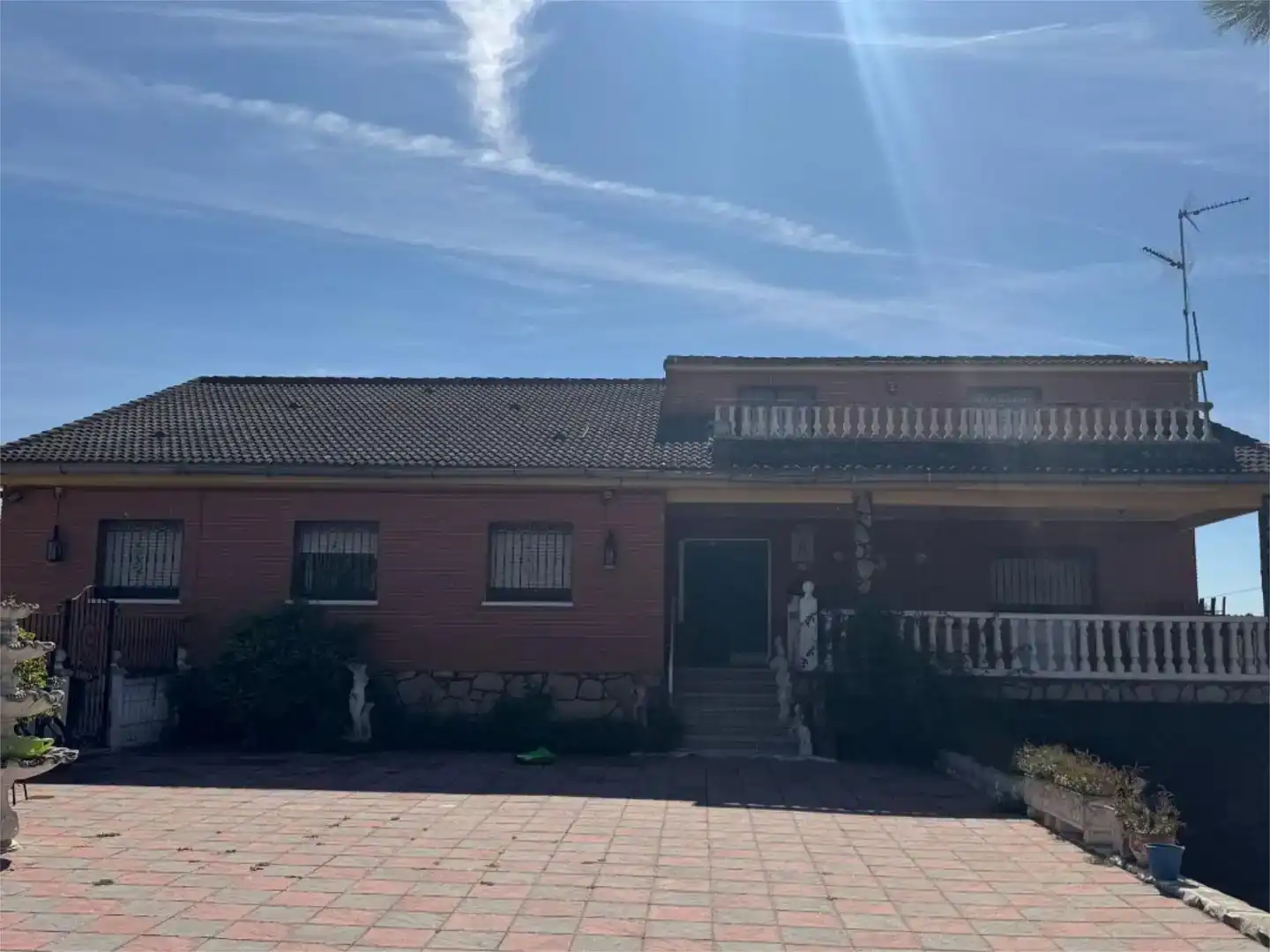 Vista exterior de Pis en venda en Escalona amb Aire condicionat, Jardí privat i Parquet