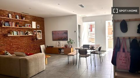 Photo 2 of Flat for rent in El Camp de l'Arpa del Clot, Barcelona Capital