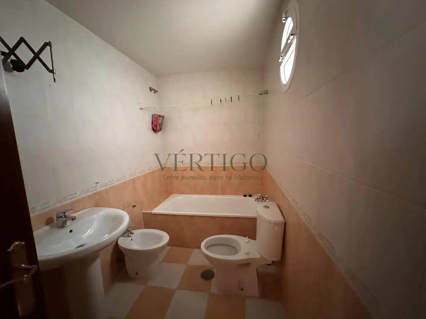 Baño de Piso en venta en Dos Hermanas con Aire acondicionado y Trastero