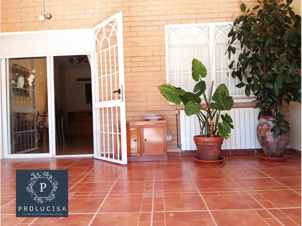 Exterior view of Detached homes for sale in Moraleja de Enmedio  with Air Conditioner and Heating
