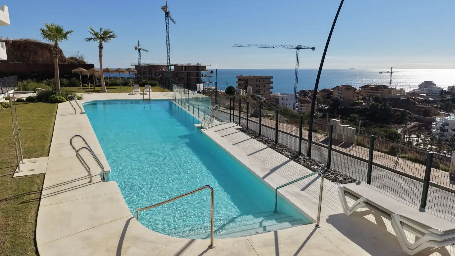 Schwimmbecken von Dachboden zum Verkauf in Fuengirola mit Terrasse
