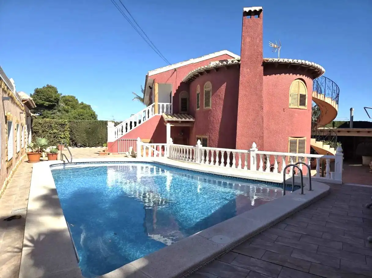Villa avec terrasse à vendre à Los Balcones - Los Altos