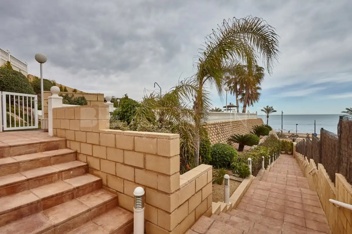 Exterior view of Apartments for rent in El Campello  with Air Conditioner, Heating and Private garden