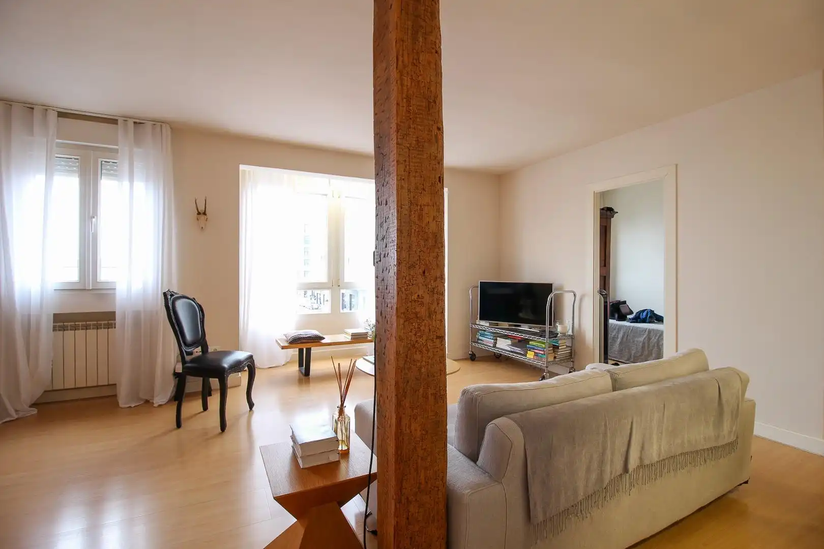 Sala de estar de Piso en venta en Santander con Calefacción, Parquet y Amueblado