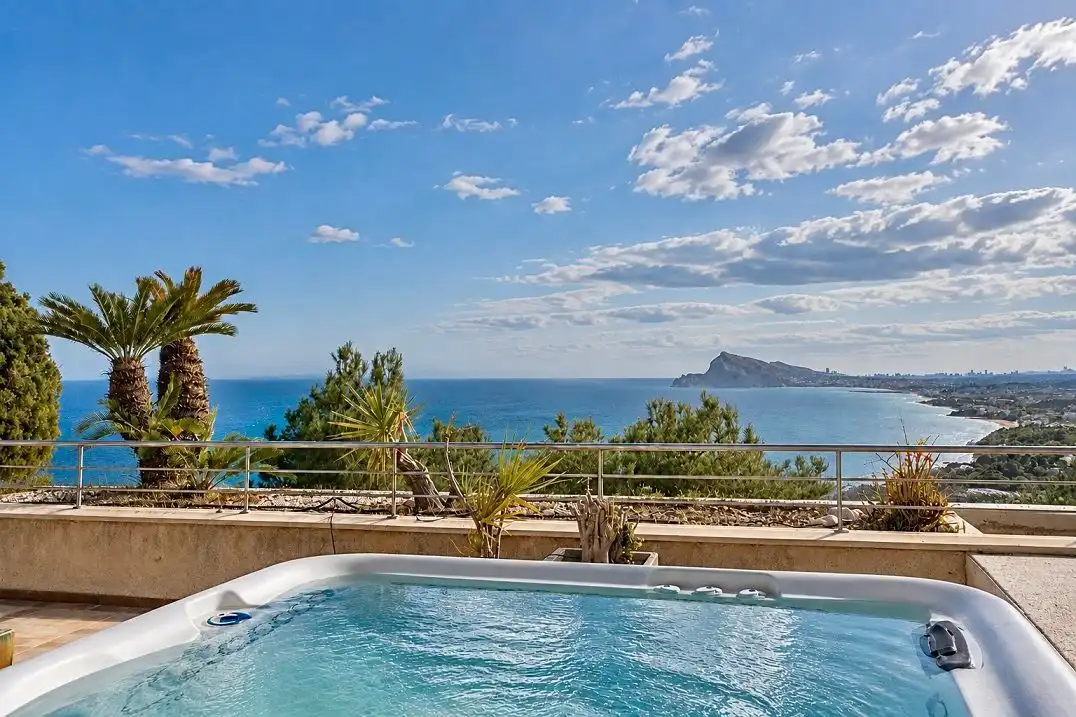 Appartement compact avec piscine à vendre à Europa 31