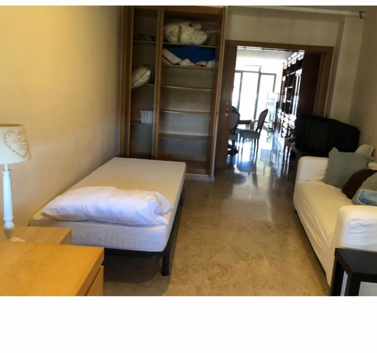 Casa o xalet per a compartir a Sant Llorenç - Zona Alfahuir