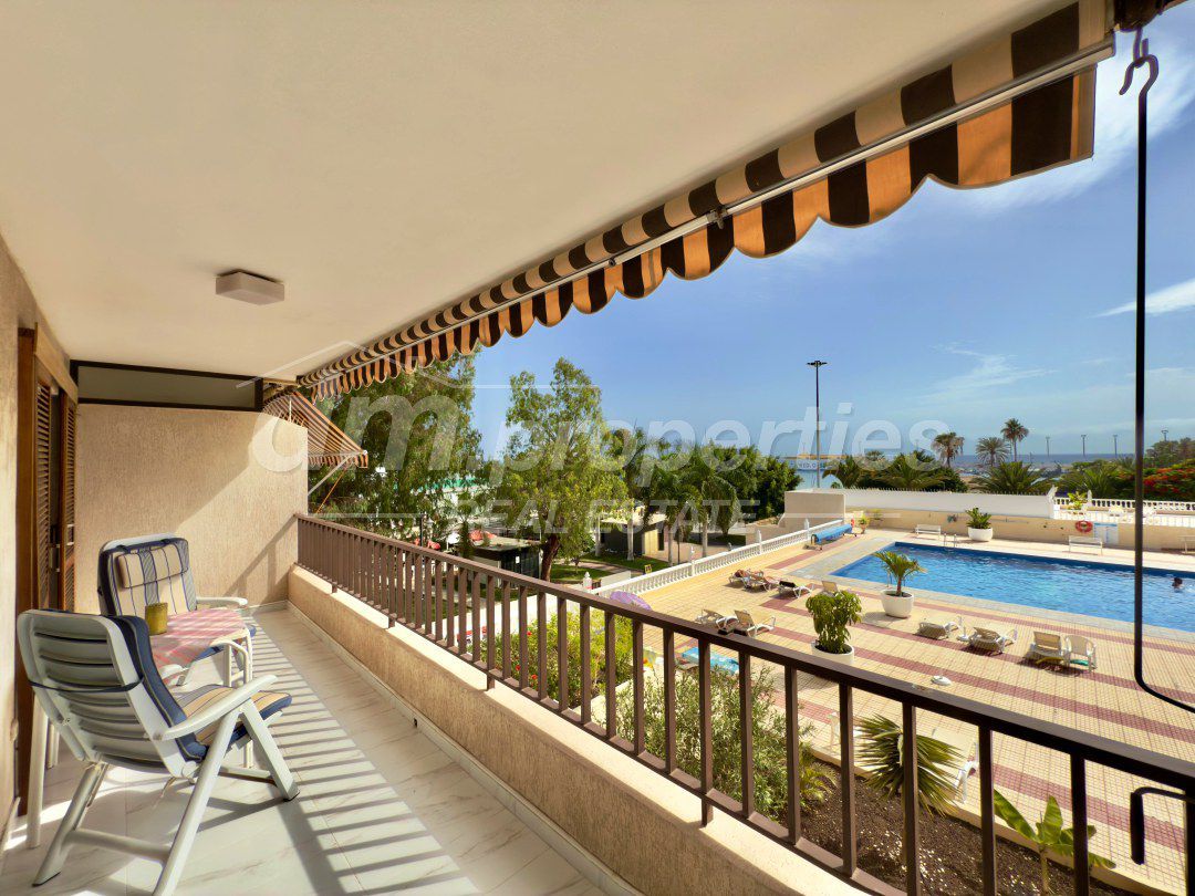 Vista exterior de Apartament en venda en Arona amb Terrassa i Piscina comunitària