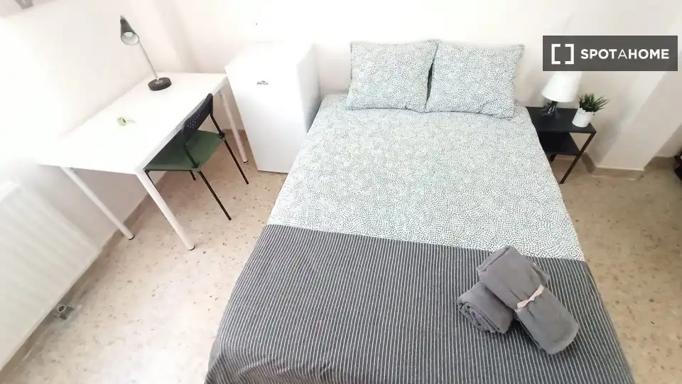 Bedroom of Flat for rent in Madrid  with Air Conditioner, Heating and Furnished