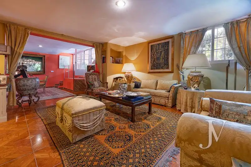 Sala d'estar de Casa adosada en venda en Madrid amb Calefacció, Jardí privat i Terrassa