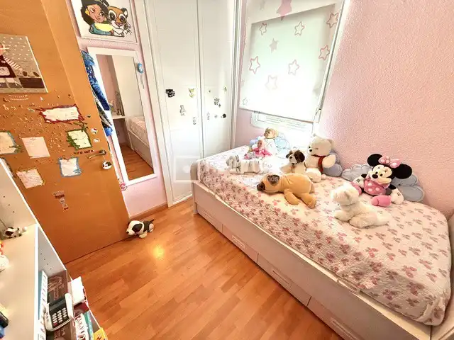 Habitación de Piso en venta en Madrid con Aire acondicionado, Calefacción y Jardín privado