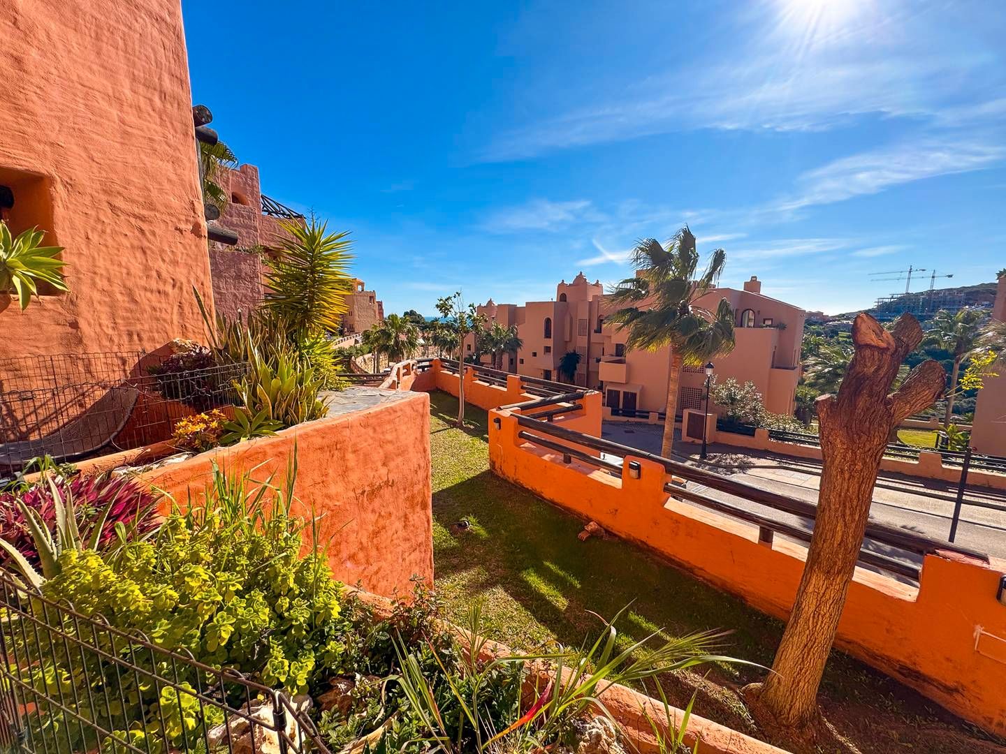 Vista exterior de Apartament en venda en Manilva amb Aire condicionat, Calefacció i Terrassa
