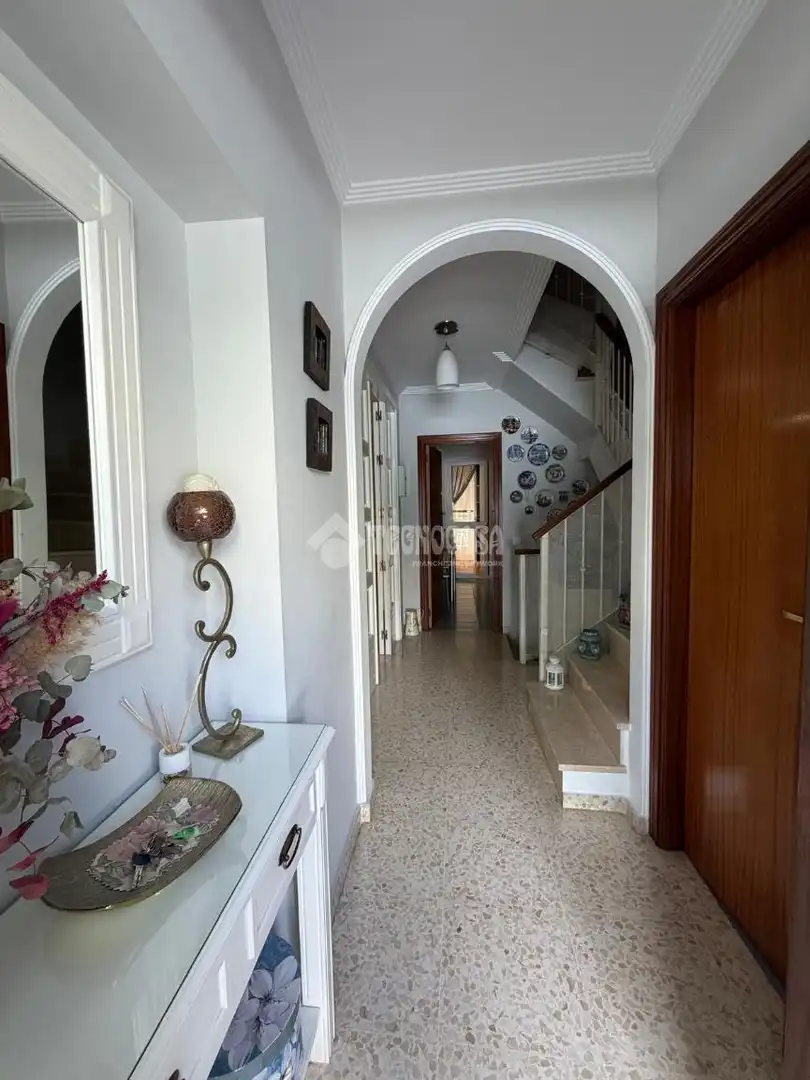Detached homes for sale in Utrera  with Air Conditioner and Community pool